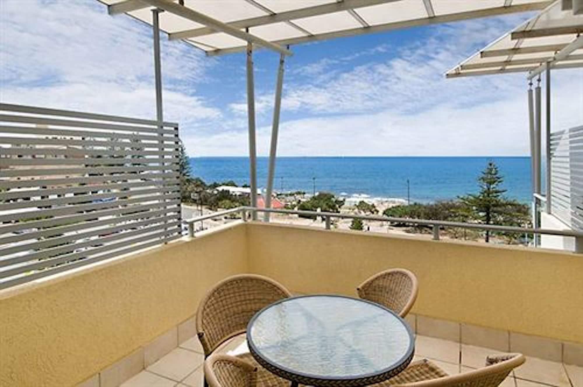 Ultiqa Shearwater Resort Caloundra Exterior photo